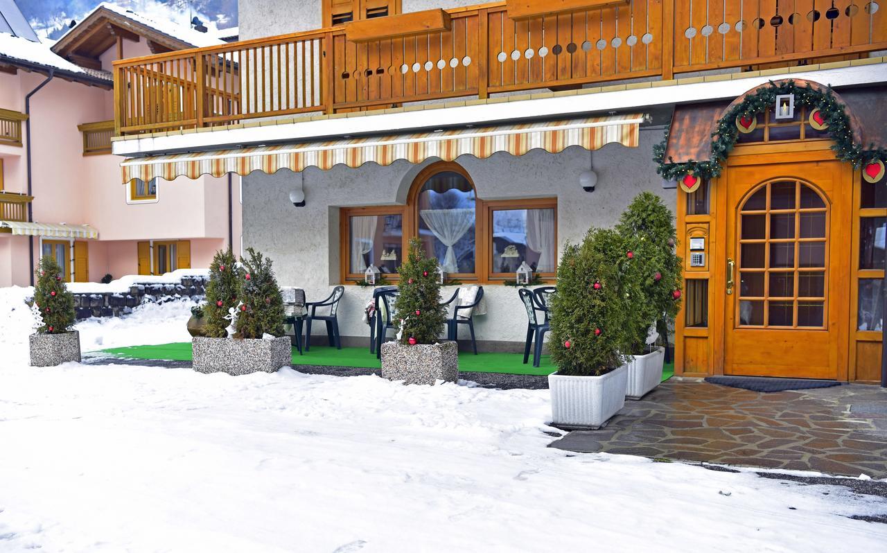 Alpen Hotel Rabbi Luaran gambar